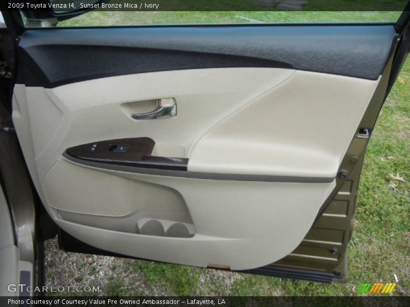Sunset Bronze Mica / Ivory 2009 Toyota Venza I4
