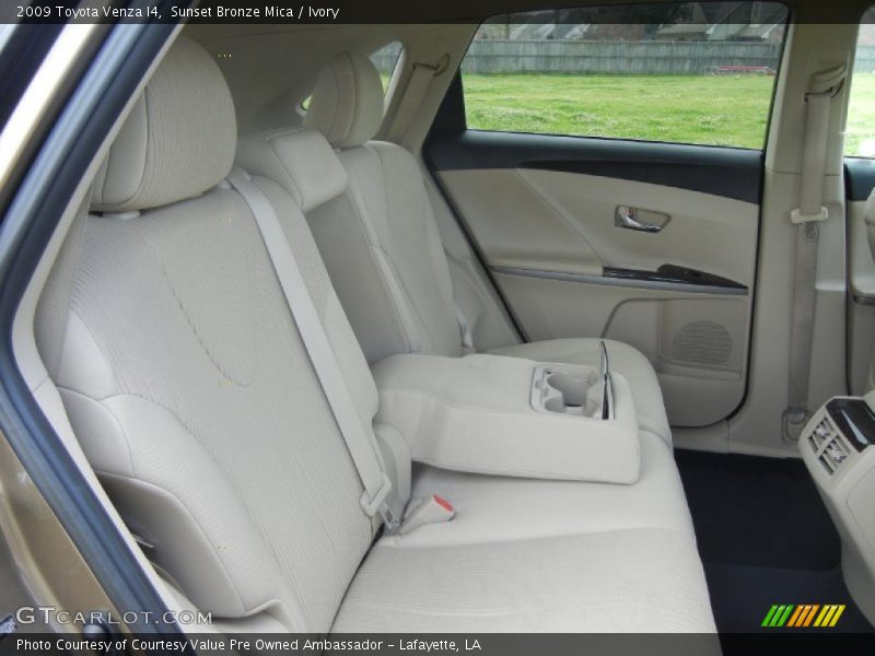 Sunset Bronze Mica / Ivory 2009 Toyota Venza I4