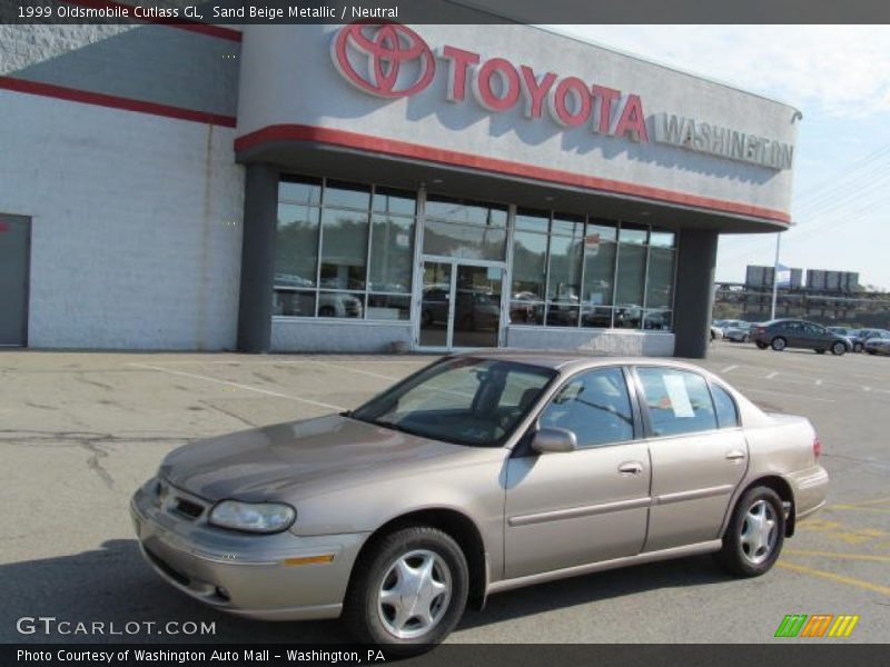 Sand Beige Metallic / Neutral 1999 Oldsmobile Cutlass GL