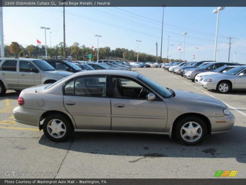 Sand Beige Metallic / Neutral 1999 Oldsmobile Cutlass GL