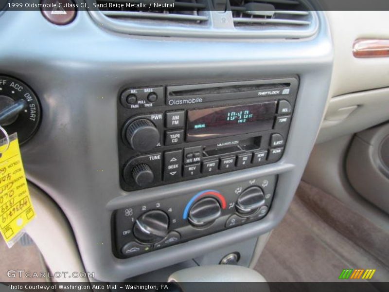 Sand Beige Metallic / Neutral 1999 Oldsmobile Cutlass GL