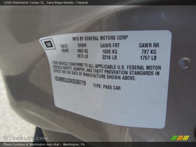 Sand Beige Metallic / Neutral 1999 Oldsmobile Cutlass GL