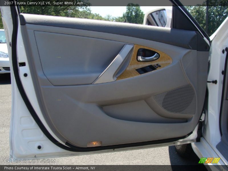 Super White / Ash 2007 Toyota Camry XLE V6