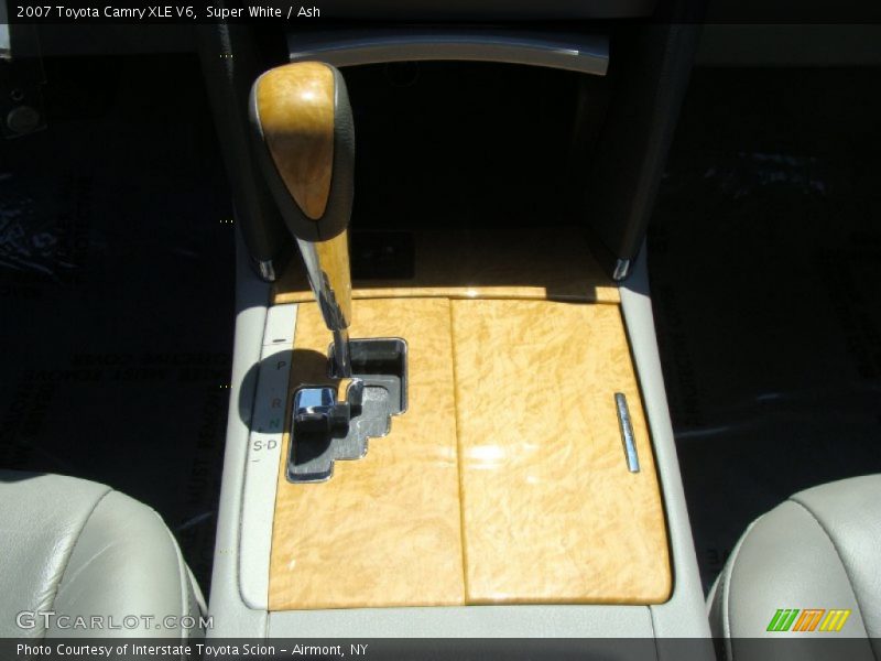 Super White / Ash 2007 Toyota Camry XLE V6