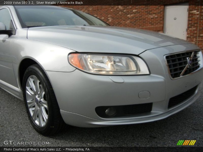 Silver Metallic / Anthracite Black 2009 Volvo S80 3.2