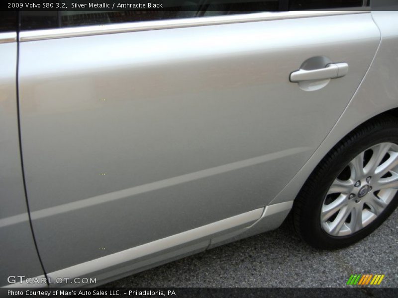 Silver Metallic / Anthracite Black 2009 Volvo S80 3.2