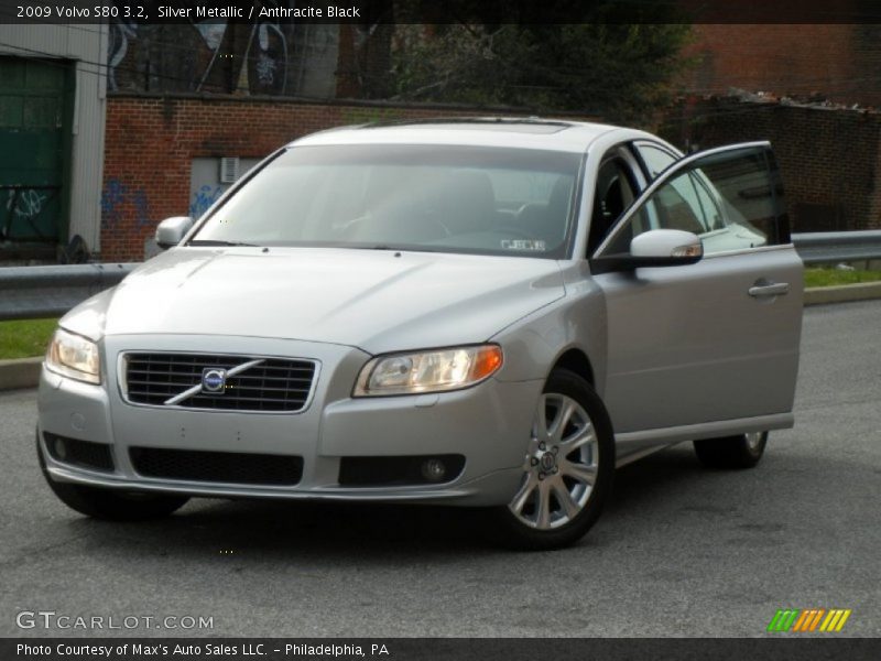 Silver Metallic / Anthracite Black 2009 Volvo S80 3.2