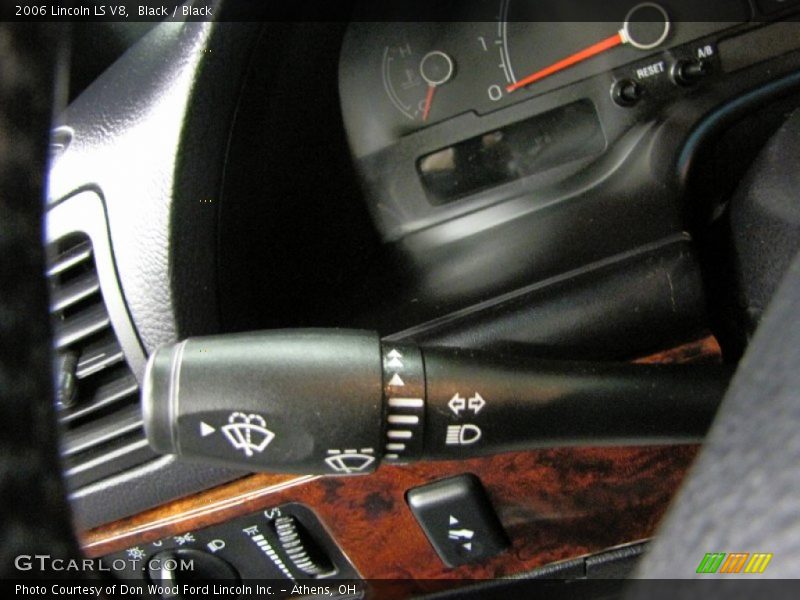 Black / Black 2006 Lincoln LS V8