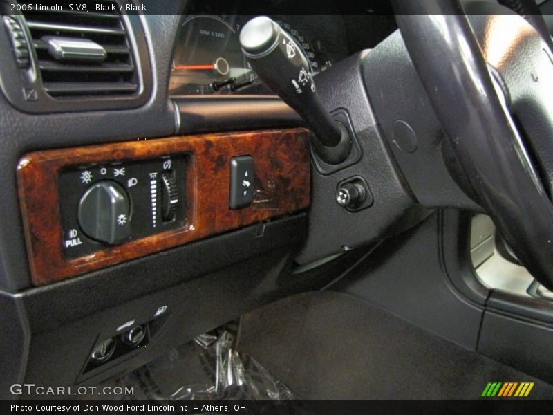 Black / Black 2006 Lincoln LS V8