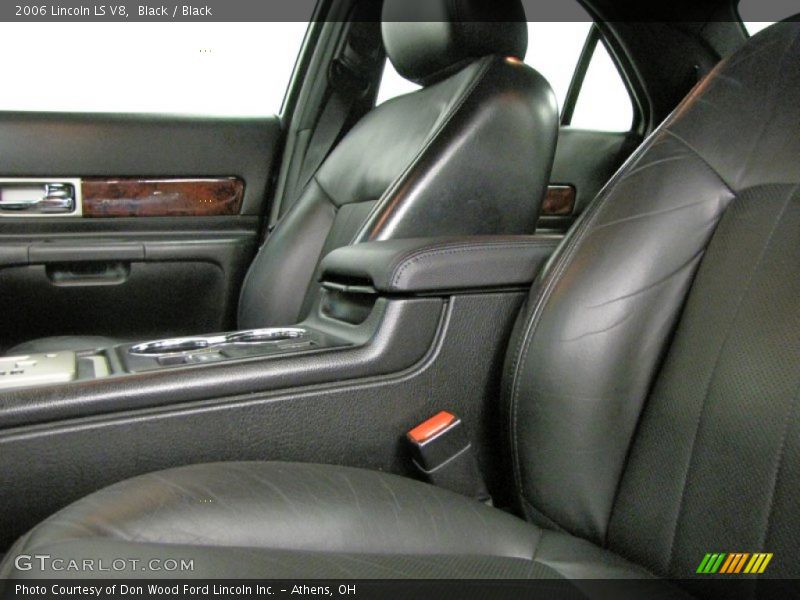 Black / Black 2006 Lincoln LS V8