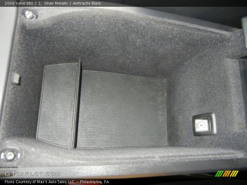 Silver Metallic / Anthracite Black 2009 Volvo S80 3.2