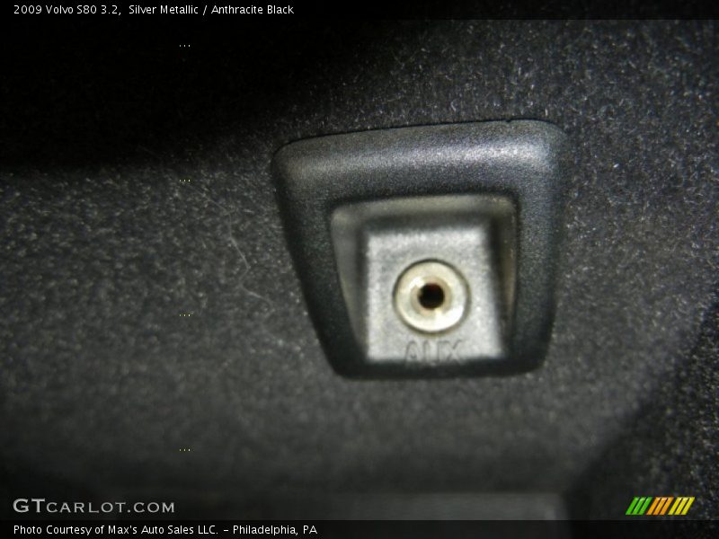 Silver Metallic / Anthracite Black 2009 Volvo S80 3.2