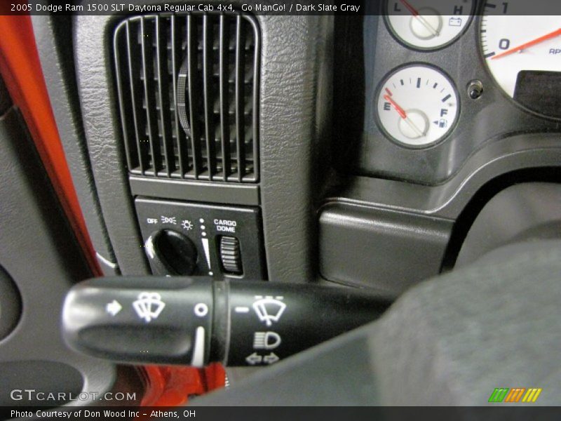 Controls of 2005 Ram 1500 SLT Daytona Regular Cab 4x4