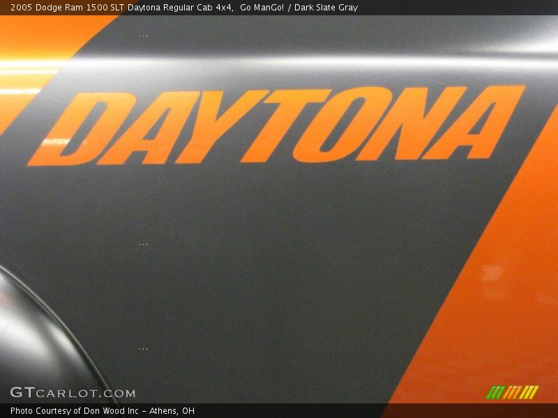 Go ManGo! / Dark Slate Gray 2005 Dodge Ram 1500 SLT Daytona Regular Cab 4x4
