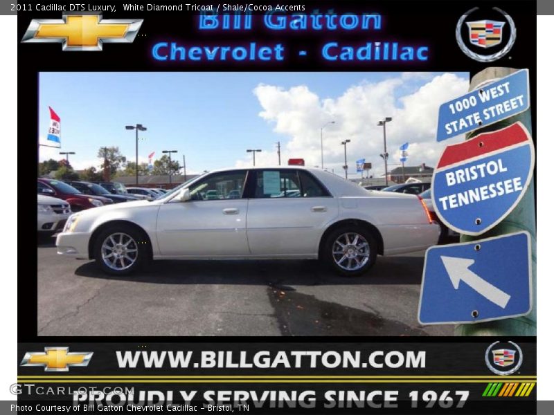 White Diamond Tricoat / Shale/Cocoa Accents 2011 Cadillac DTS Luxury