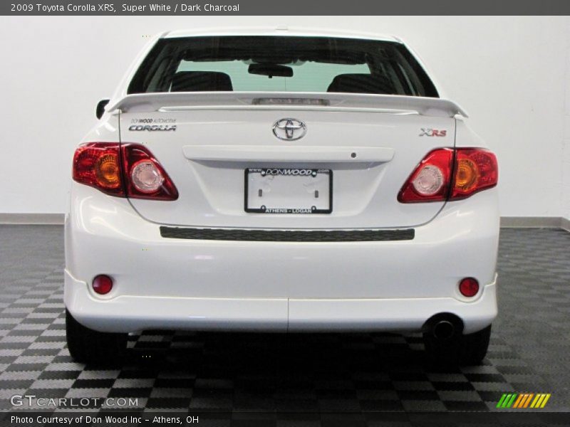 Super White / Dark Charcoal 2009 Toyota Corolla XRS