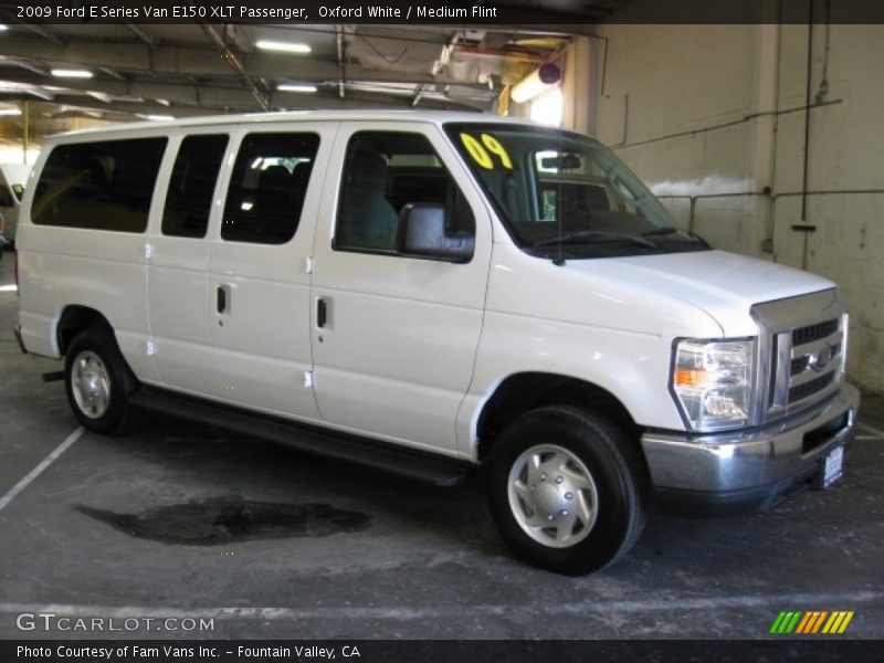 Oxford White / Medium Flint 2009 Ford E Series Van E150 XLT Passenger