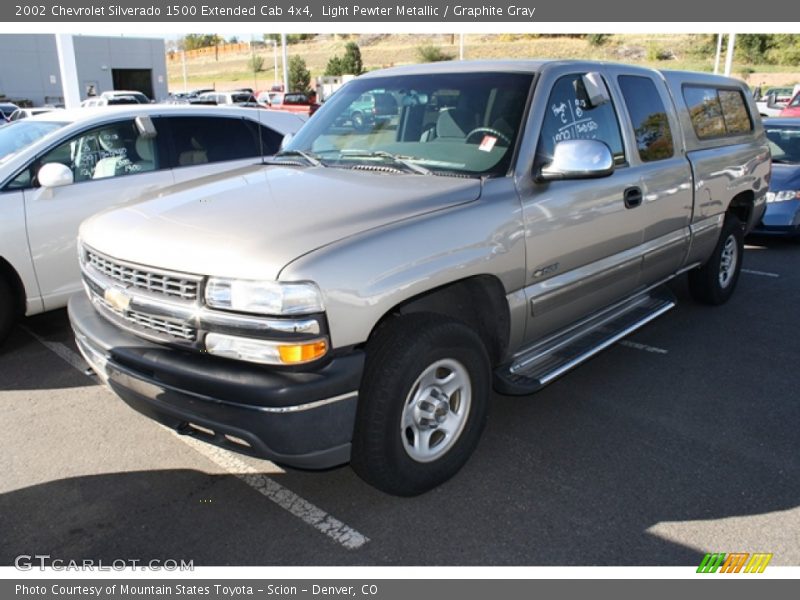 Light Pewter Metallic / Graphite Gray 2002 Chevrolet Silverado 1500 Extended Cab 4x4