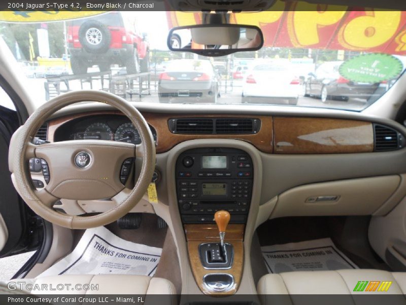 Dashboard of 2004 S-Type 4.2