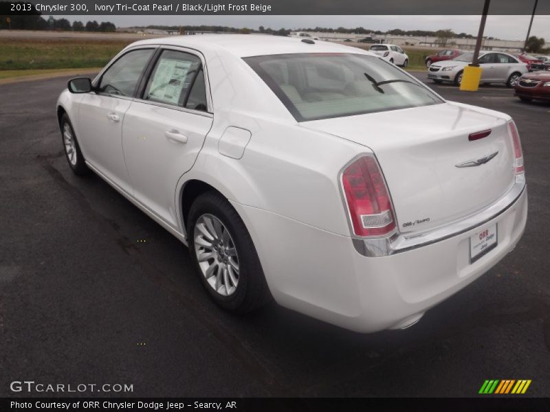 Ivory Tri-Coat Pearl / Black/Light Frost Beige 2013 Chrysler 300