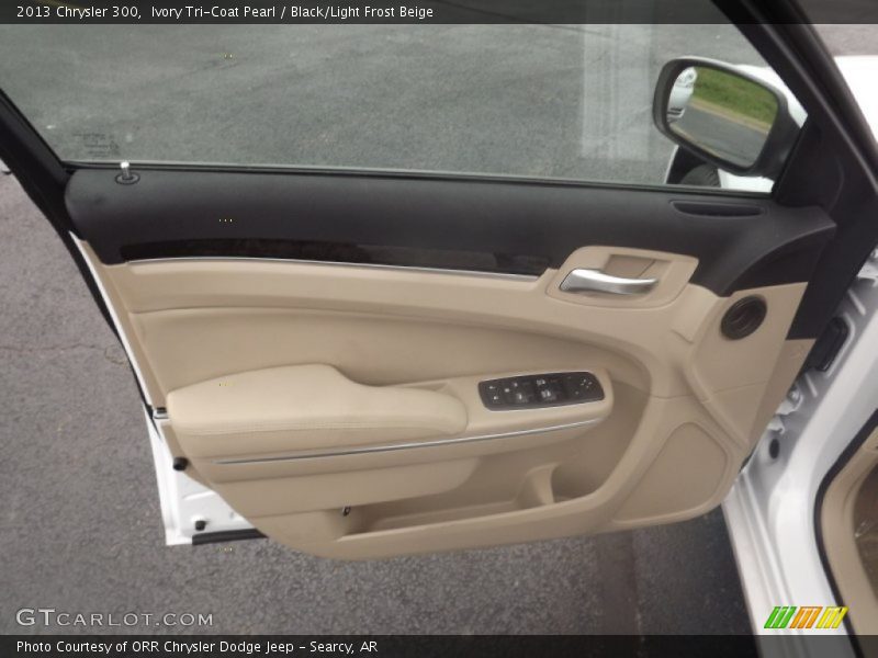 Ivory Tri-Coat Pearl / Black/Light Frost Beige 2013 Chrysler 300