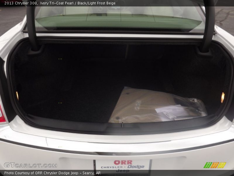 Ivory Tri-Coat Pearl / Black/Light Frost Beige 2013 Chrysler 300
