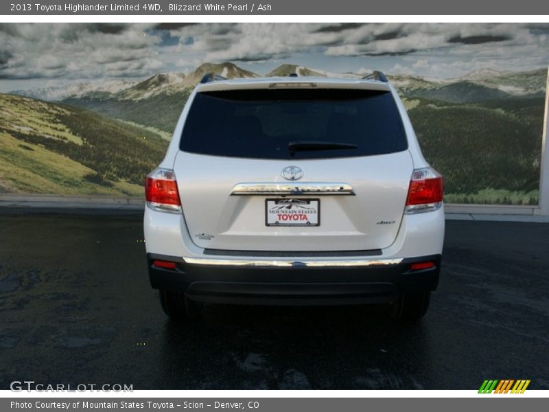 Blizzard White Pearl / Ash 2013 Toyota Highlander Limited 4WD