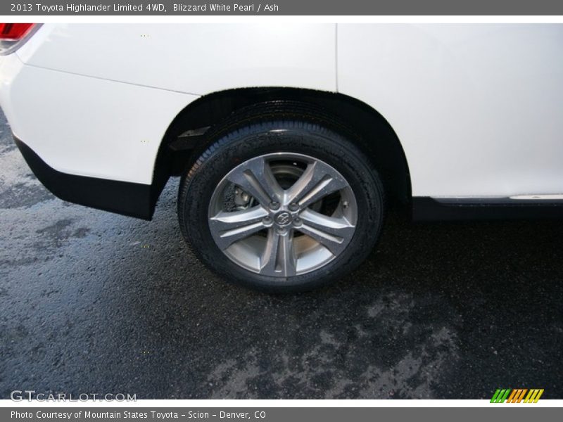 Blizzard White Pearl / Ash 2013 Toyota Highlander Limited 4WD