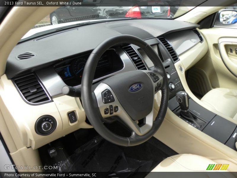 Oxford White / Dune 2013 Ford Taurus SEL