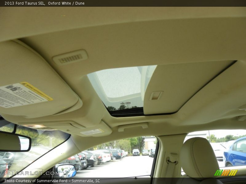 Oxford White / Dune 2013 Ford Taurus SEL