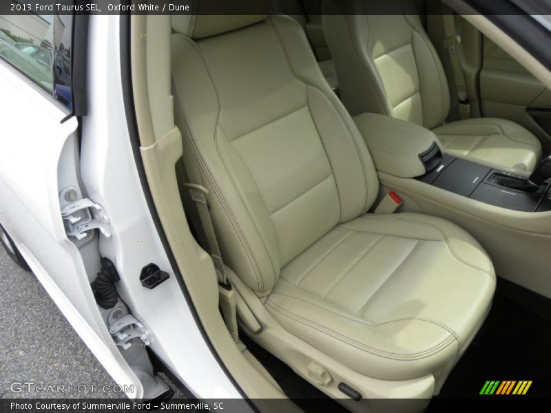 Oxford White / Dune 2013 Ford Taurus SEL