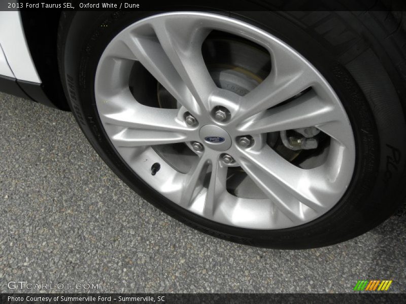 Oxford White / Dune 2013 Ford Taurus SEL