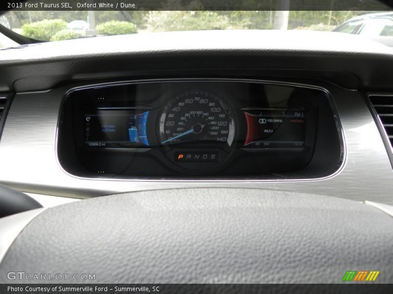 Oxford White / Dune 2013 Ford Taurus SEL