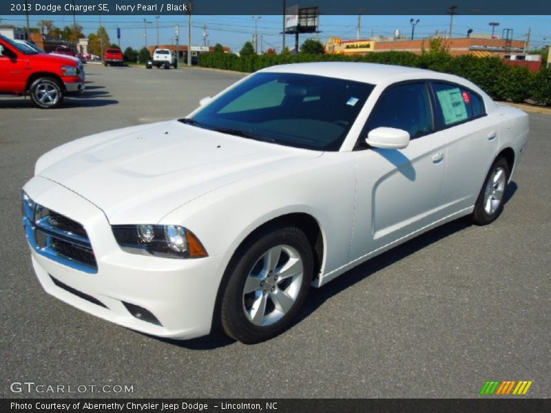 Front 3/4 View of 2013 Charger SE