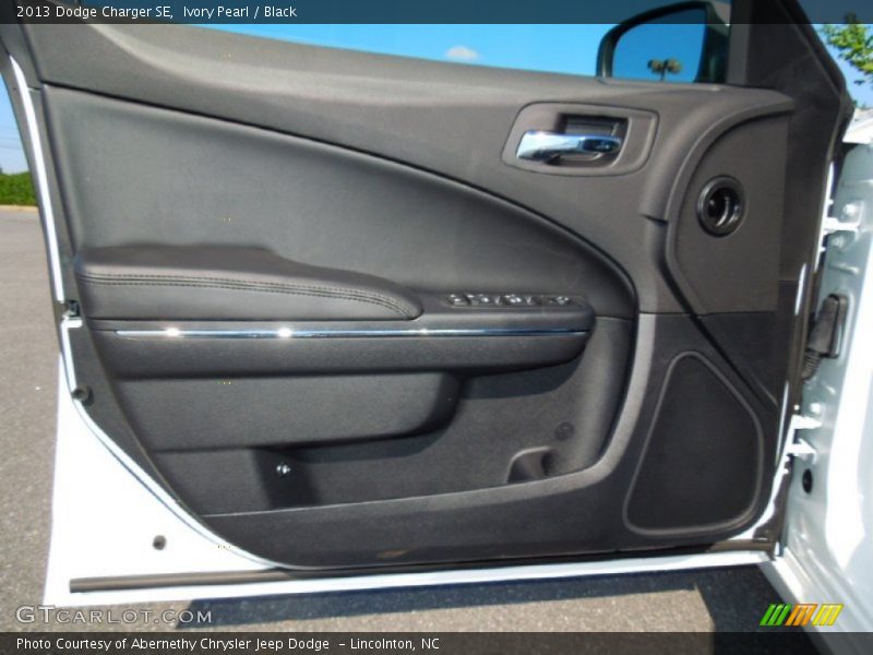 Ivory Pearl / Black 2013 Dodge Charger SE
