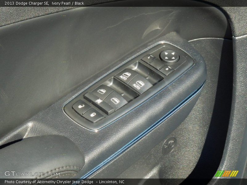 Ivory Pearl / Black 2013 Dodge Charger SE