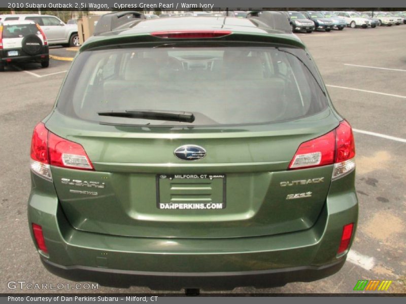 Cypress Green Pearl / Warm Ivory 2010 Subaru Outback 2.5i Wagon