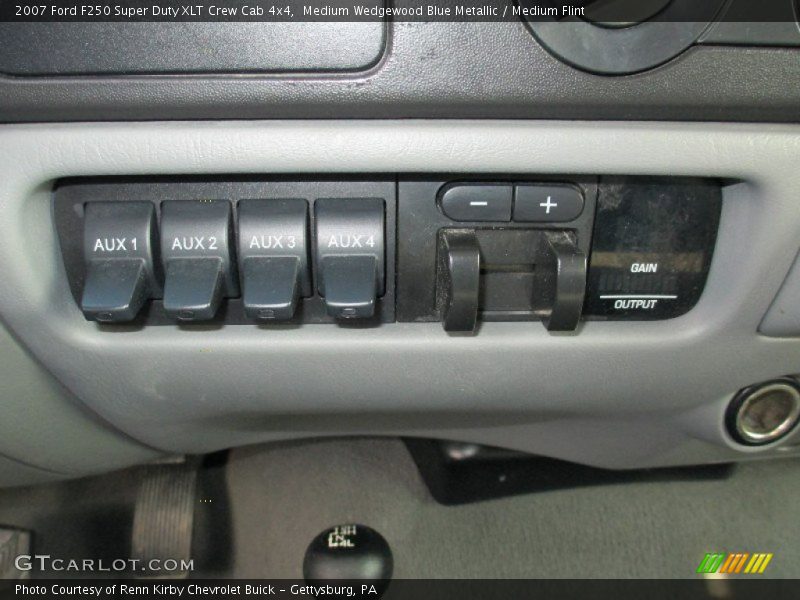 Medium Wedgewood Blue Metallic / Medium Flint 2007 Ford F250 Super Duty XLT Crew Cab 4x4