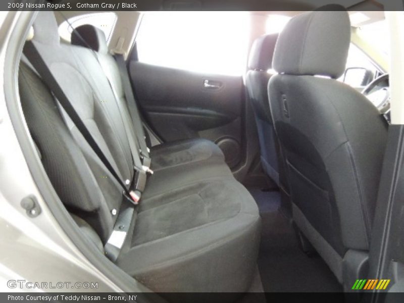Gotham Gray / Black 2009 Nissan Rogue S