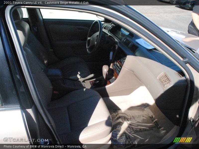 Cashmere Beige Metallic / Oak 2001 Toyota Camry LE V6