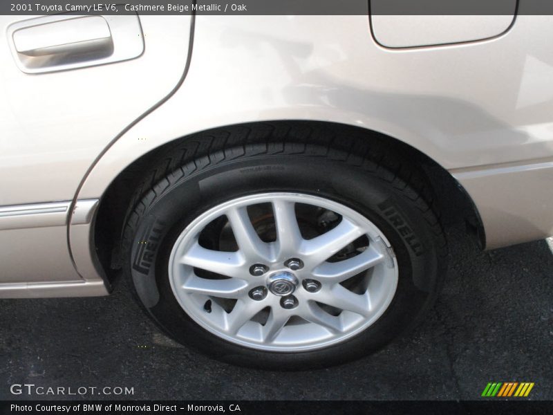 Cashmere Beige Metallic / Oak 2001 Toyota Camry LE V6