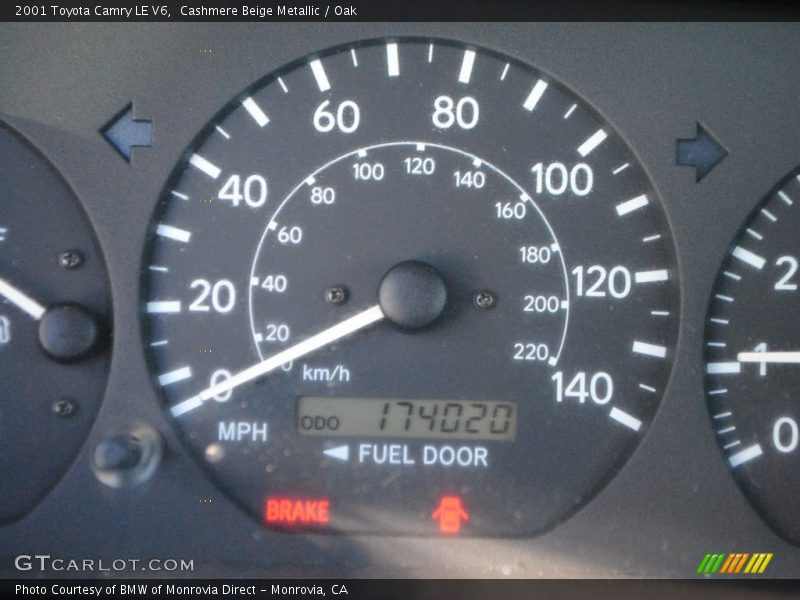 Cashmere Beige Metallic / Oak 2001 Toyota Camry LE V6