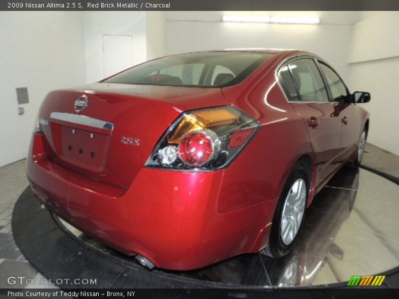 Red Brick Metallic / Charcoal 2009 Nissan Altima 2.5 S