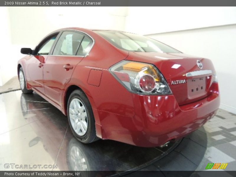 Red Brick Metallic / Charcoal 2009 Nissan Altima 2.5 S