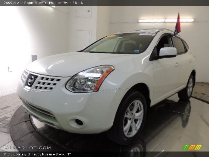 Phantom White / Black 2009 Nissan Rogue SL AWD