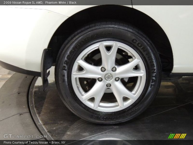 Phantom White / Black 2009 Nissan Rogue SL AWD