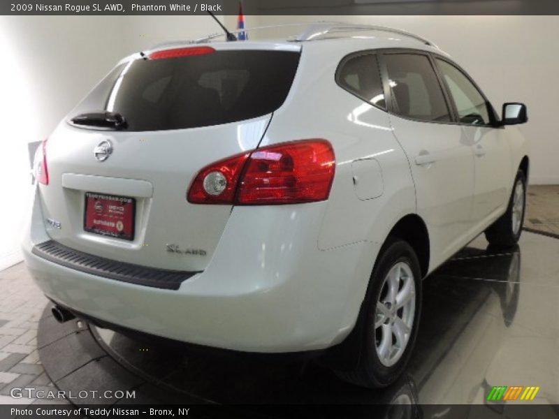 Phantom White / Black 2009 Nissan Rogue SL AWD
