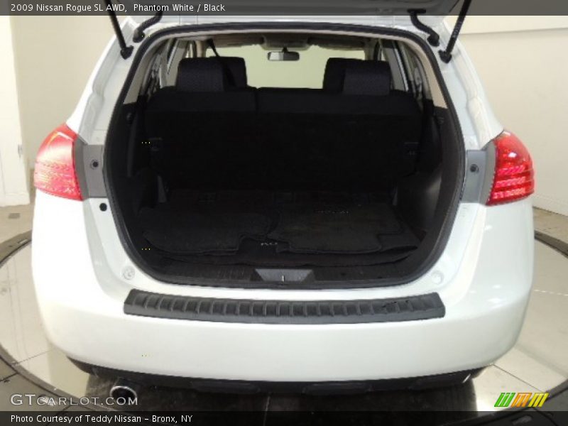 Phantom White / Black 2009 Nissan Rogue SL AWD