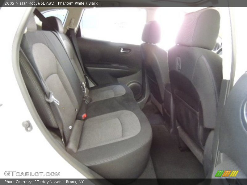 Phantom White / Black 2009 Nissan Rogue SL AWD