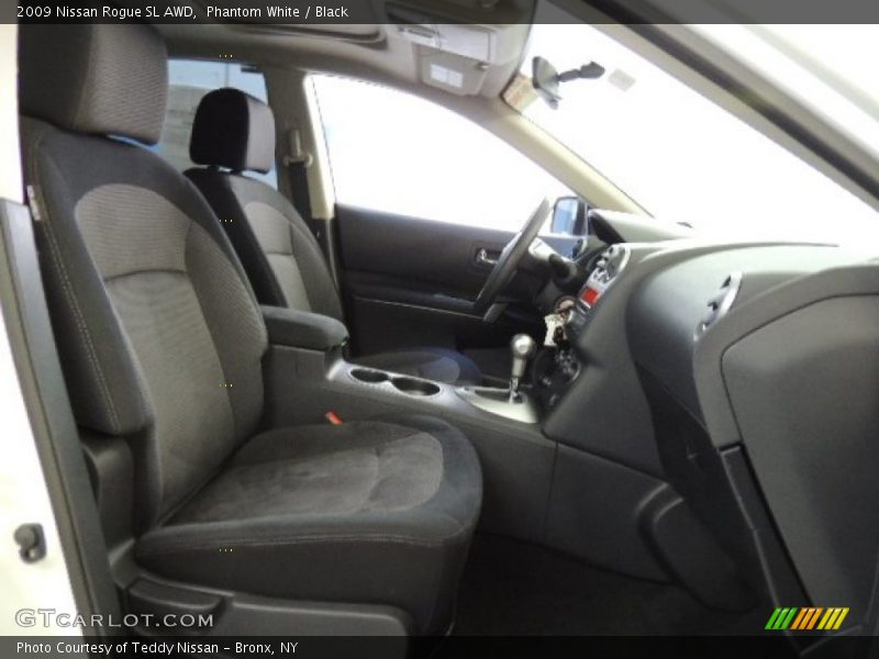 Phantom White / Black 2009 Nissan Rogue SL AWD